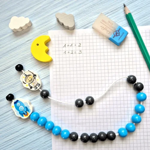 Wooden beads counting chain 'Astronaut' craft kit — Kiki-Ena Craft Materials – Natural Wood