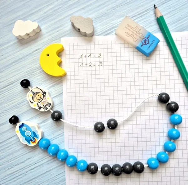 Wooden beads counting chain 'Astronaut' craft kit — Kiki-Ena Craft Materials – Natural Wood