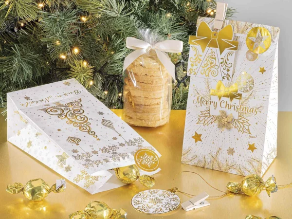 Gold Christmas paper bag with clip, tag and sticker — Kiki-Ena craft materials, natural wood